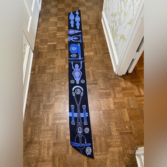 RARE and EXCLUSIVE HERMES Maxi-Twilly Scarf - Picture 2 of 16